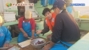 ①漁船で朝食