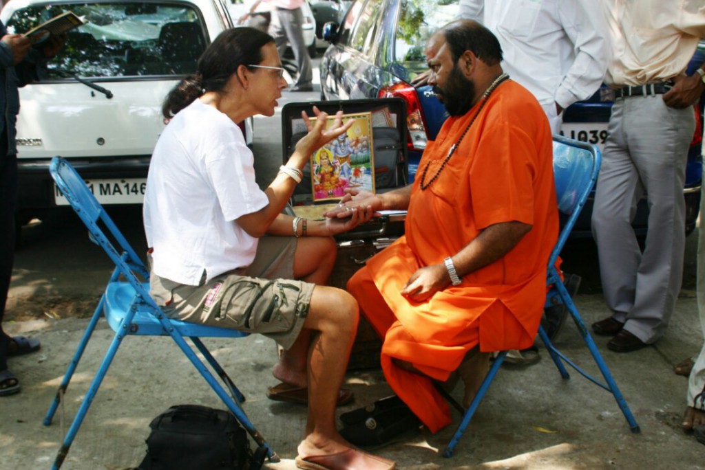 街中でも手相占い