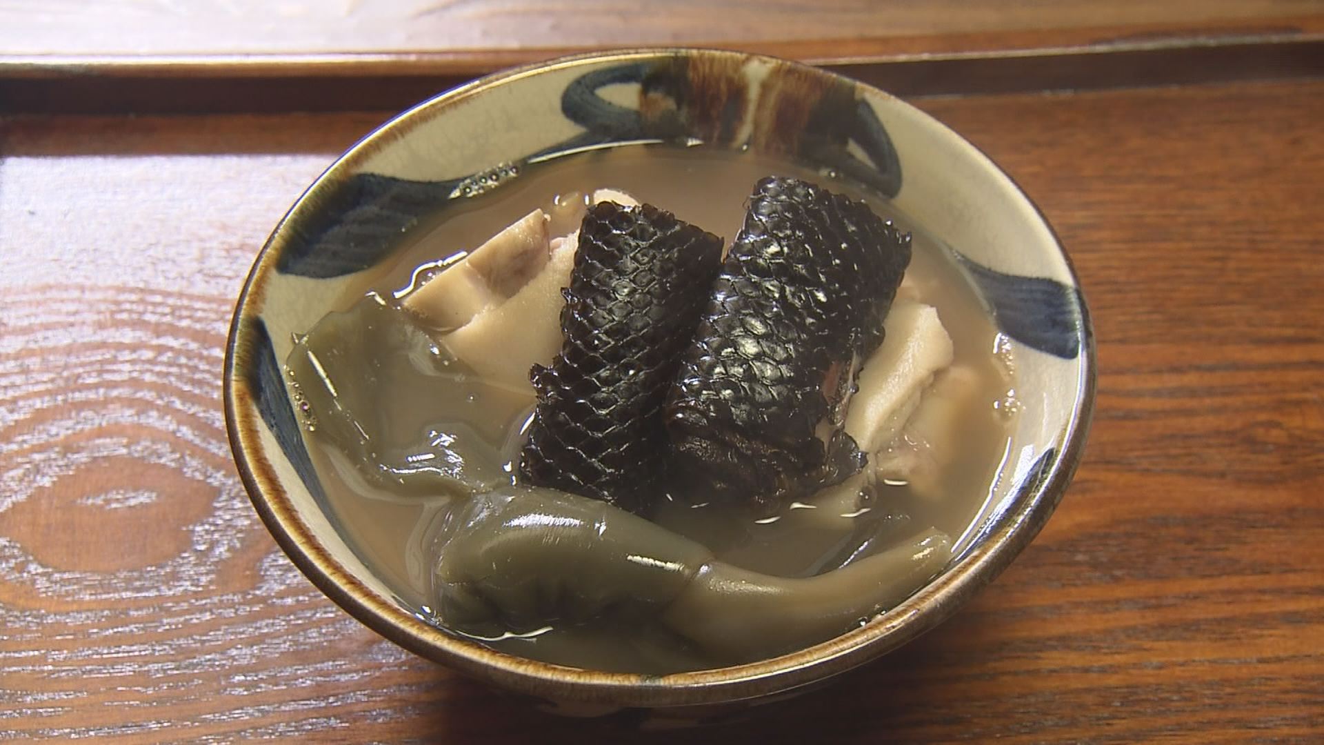 いらぶー汁 – 石垣島 ウミヘビ | 食事処とくじん (南城市) の口コミ31件 – NADOX