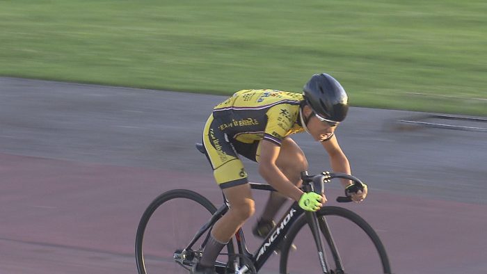Strong 全力部活 自転車にかける青春 10冠王者の背中を追う異色の新星 Strong Strong 全力部活 自転車にかける青春 10冠王者の背中を追う異色の新星 Strong
